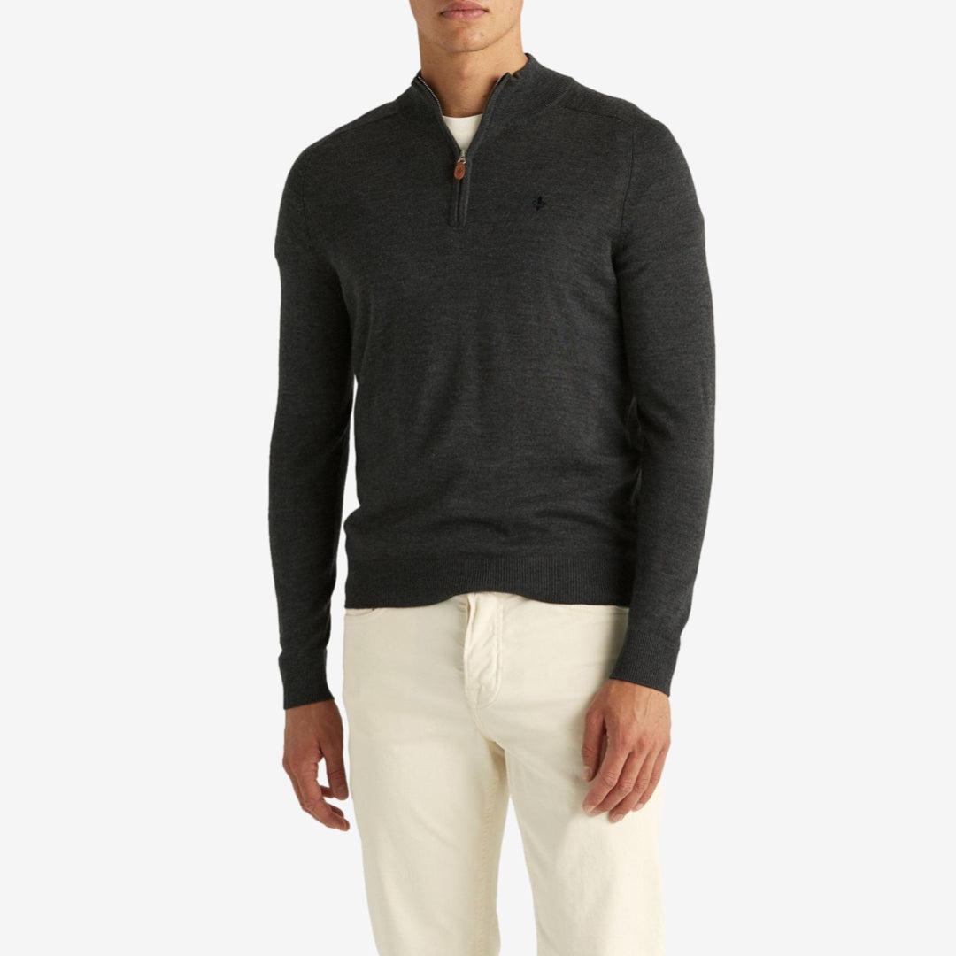 John Merino Half Zip Dark Grey-Genser-Morris Stockholm-phrase3