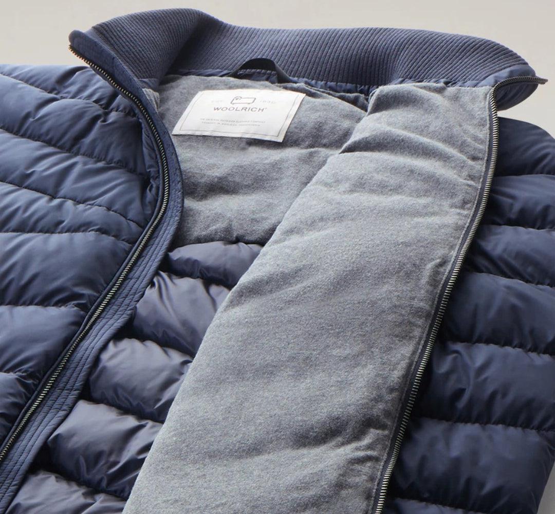 Sundance Lightweight Down Jacket Blue-Jakke-Woolrich-phrase3