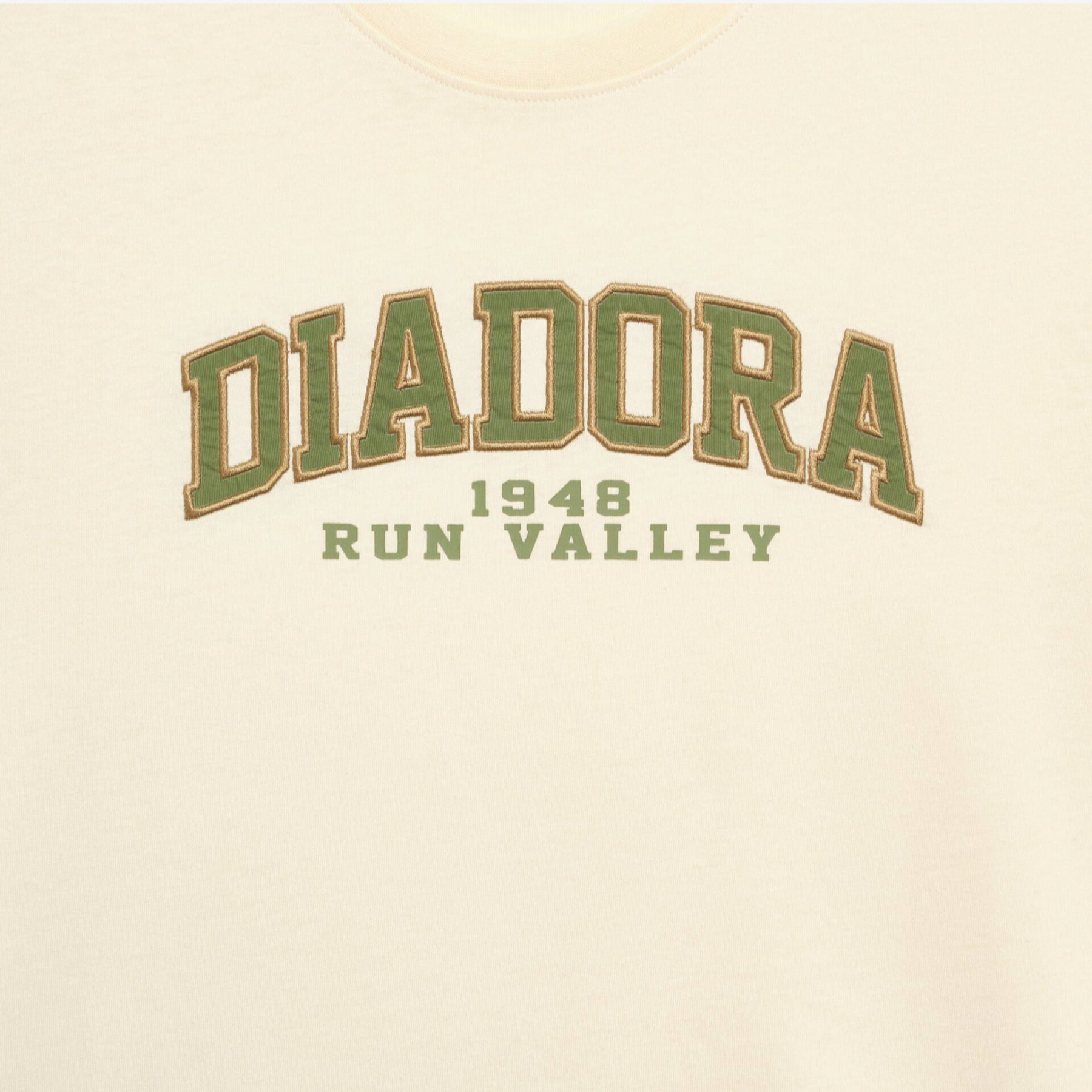 Run Valley T-Shirt Offwhite