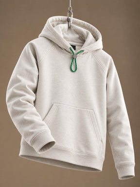 Antrekk: Lightweight jakke, hoodie & sneakers